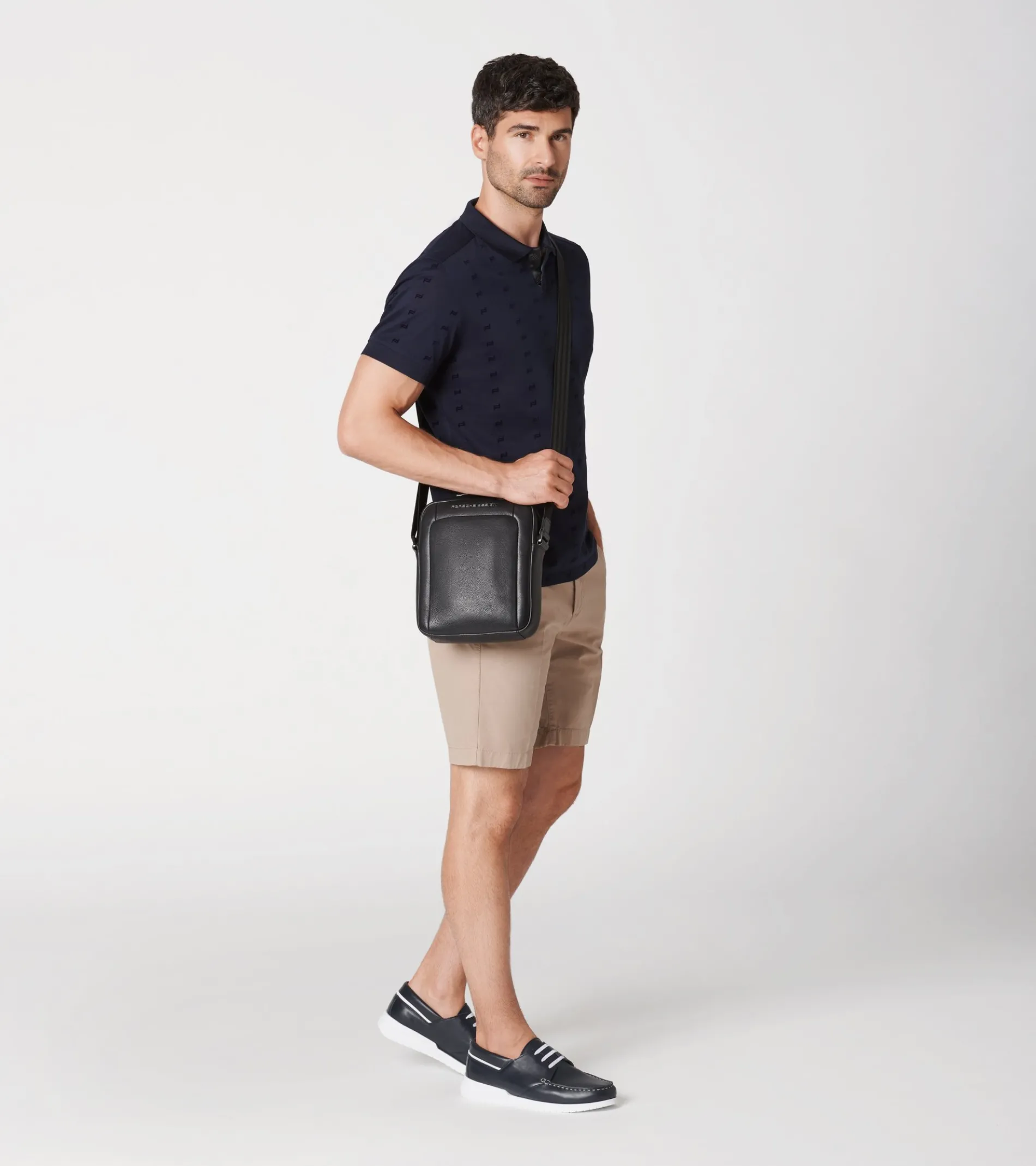 Roadster Leather Shoulderbag Xs