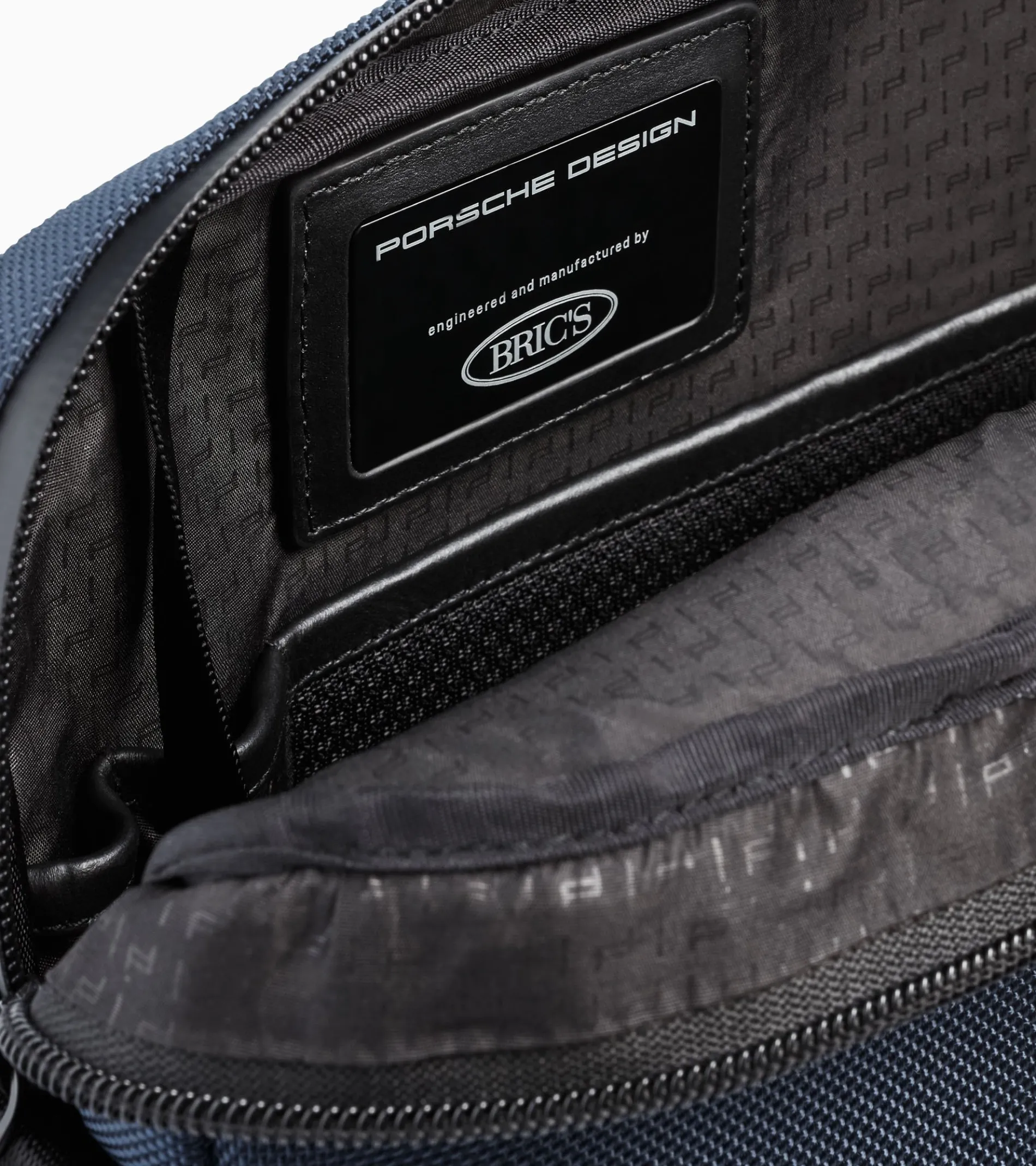 Roadster Pro Shoulder Bag Xs