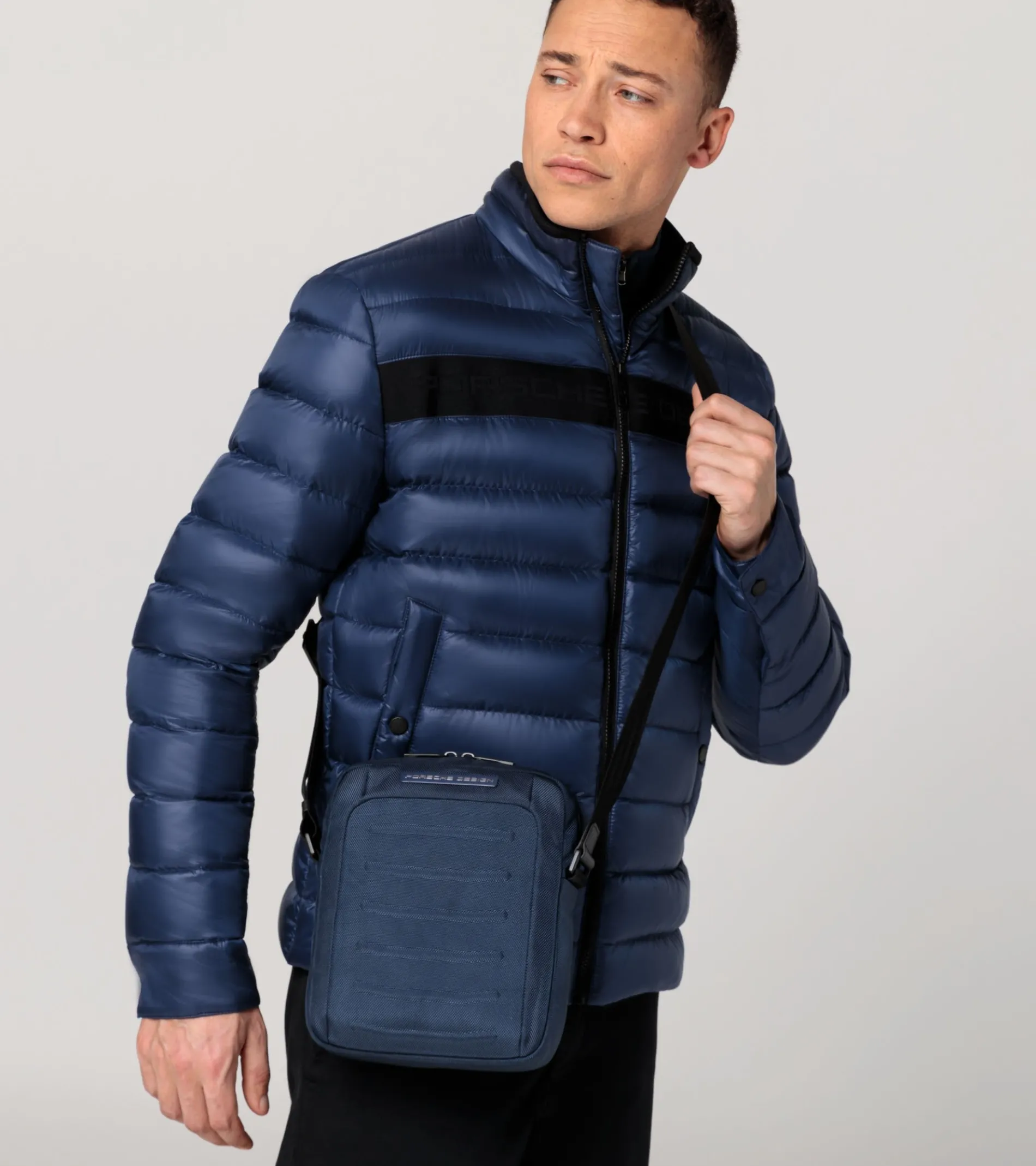 Roadster Pro Shoulder Bag Xs